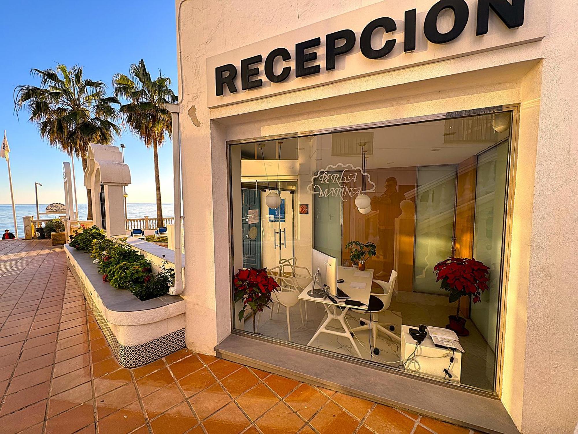 Apartamentos Perla Marina Nerja Luaran gambar